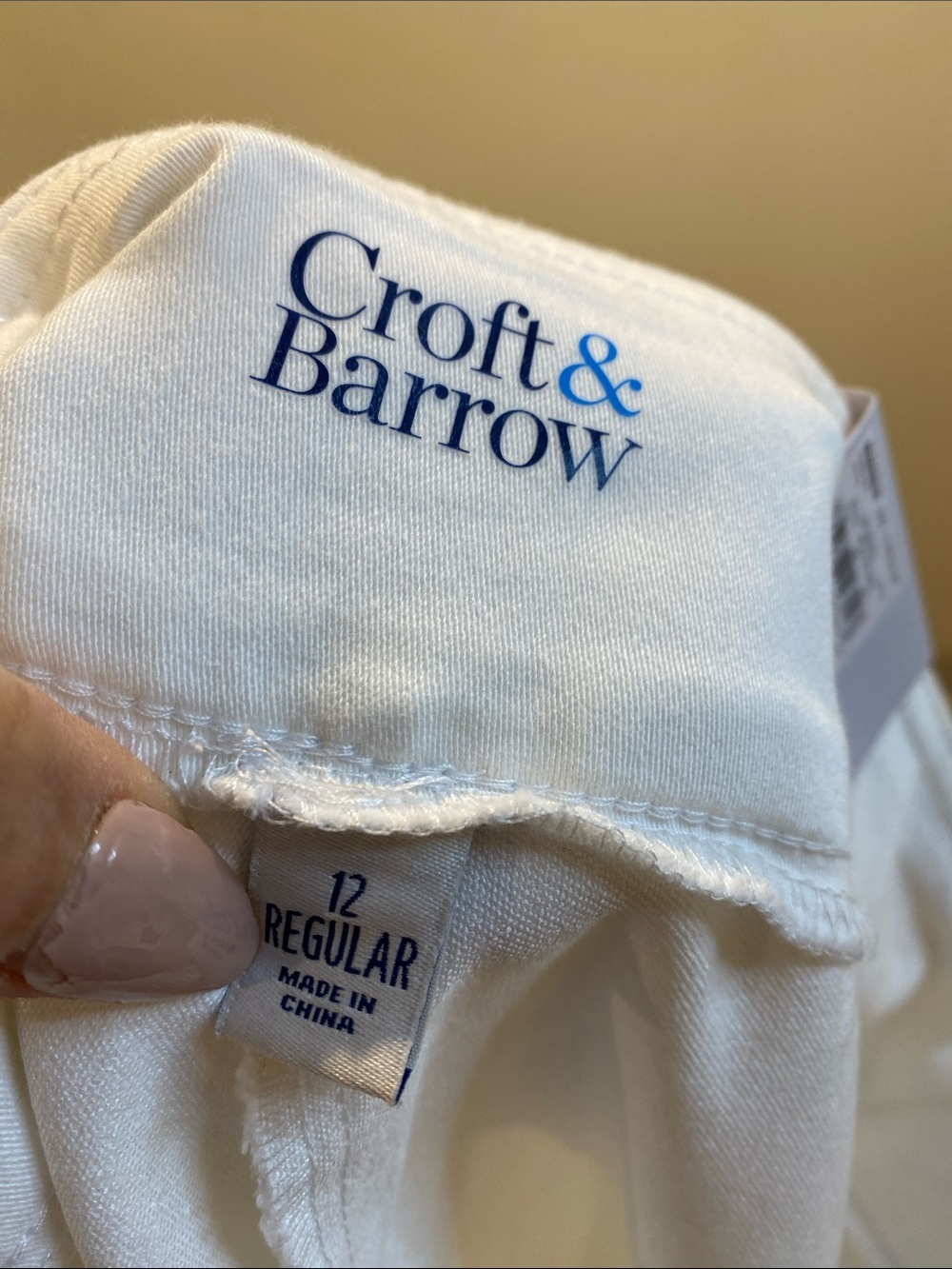 Croft & Barrow The Effortless Stretch White Stretch Bermuda Shorts Sz 12 - Picture 3 of 10
